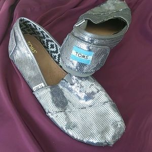 Silver Sequin Toms womens size 8.5